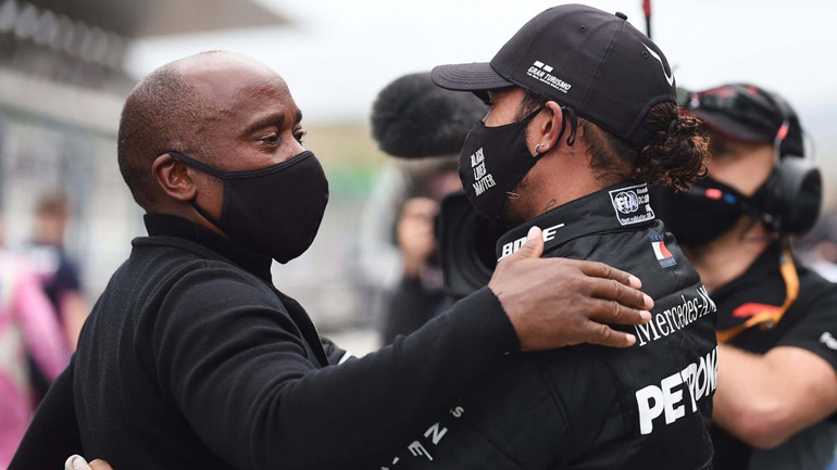 To “ευχαριστώ” του Hamilton στον μπαμπά του